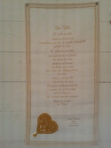 Un quadro realizzato da Tamara Galeotti con tecniche miste e stampa in oro della poesia di Anna Poletti - Tamara Galeotti@copyright